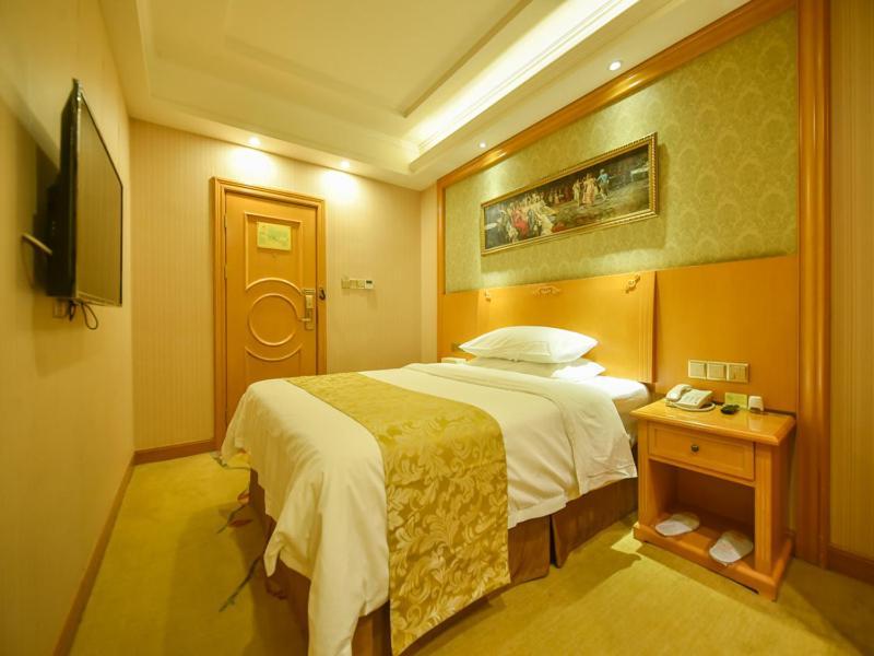 Vienna Classic Hotel Shanghai Hongqiao Airport Wuzhong Road Bagian luar foto